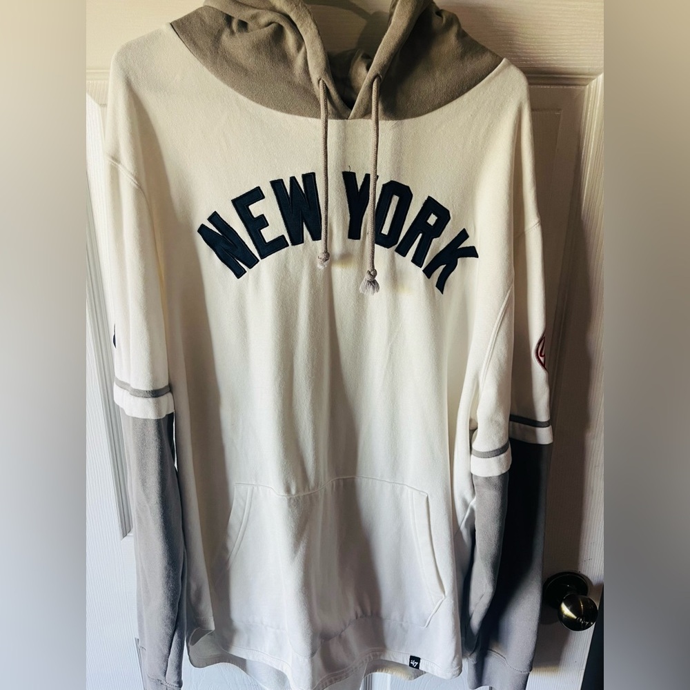 NWOT NY Yankees Pullover Hoodie - Men's